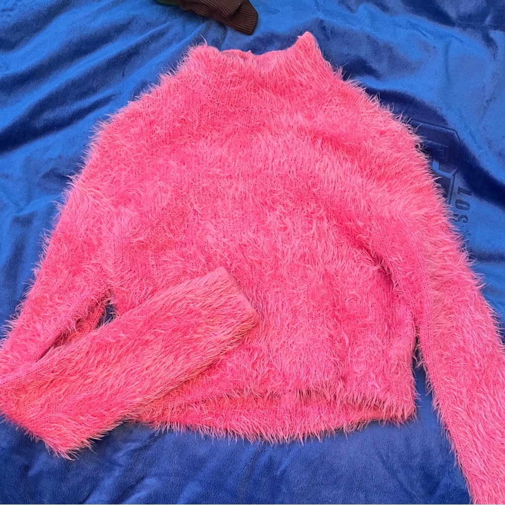 F21 fuzzy pink sweater!💖